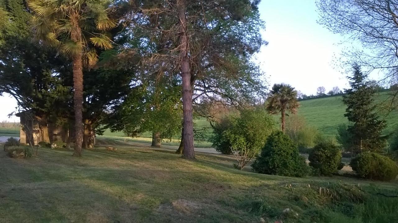 Le Logis Du Pradet Bed and Breakfast Moncrabeau Εξωτερικό φωτογραφία