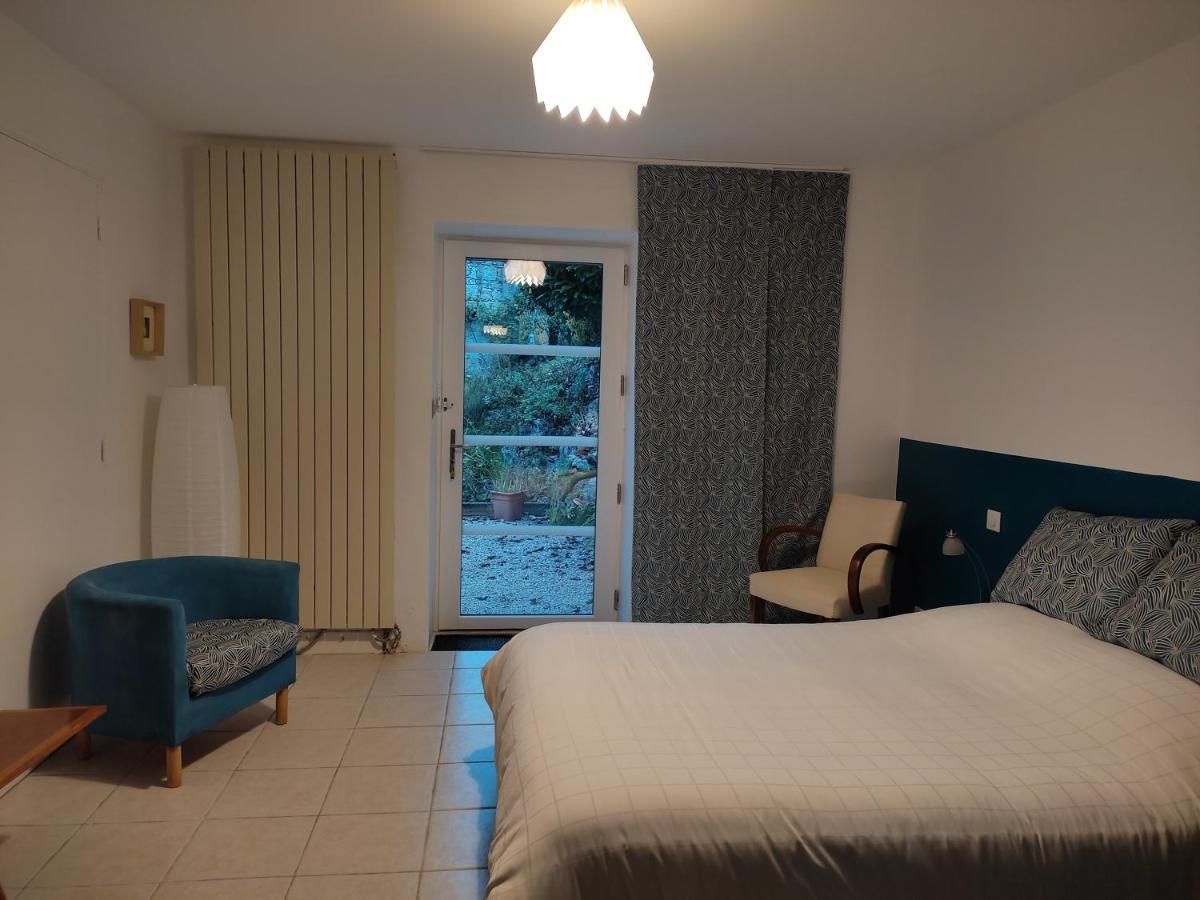 Le Logis Du Pradet Bed and Breakfast Moncrabeau Εξωτερικό φωτογραφία