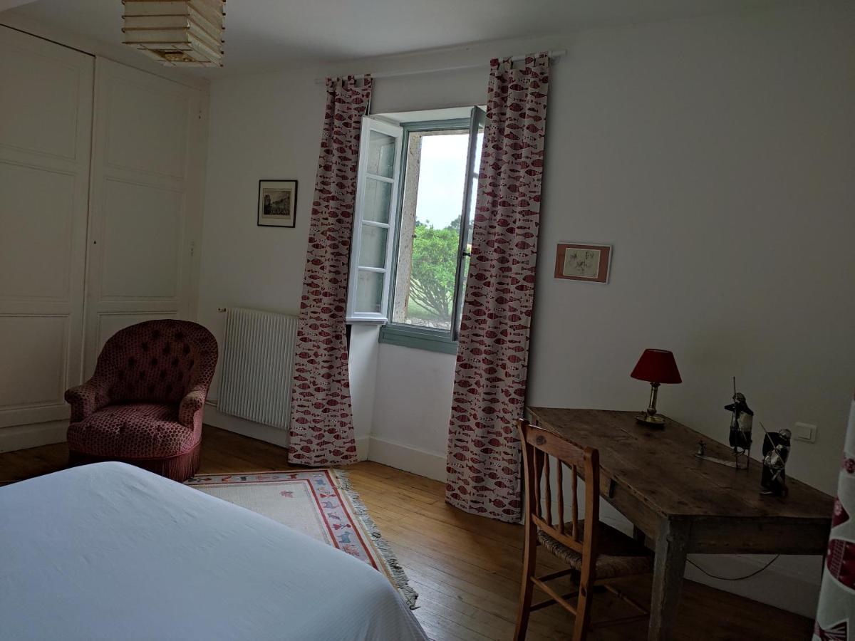 Le Logis Du Pradet Bed and Breakfast Moncrabeau Εξωτερικό φωτογραφία